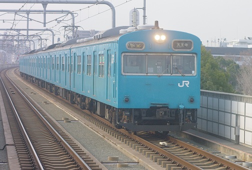 2011.2.14 阪和線　南田辺　103系1.jpg