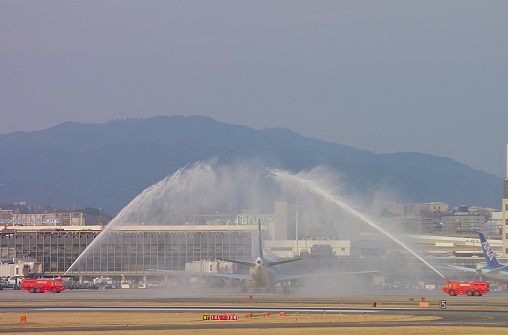 2014.1.12 伊丹空港へ747ラストフライトイベント　ウオーターキャノン3.JPG