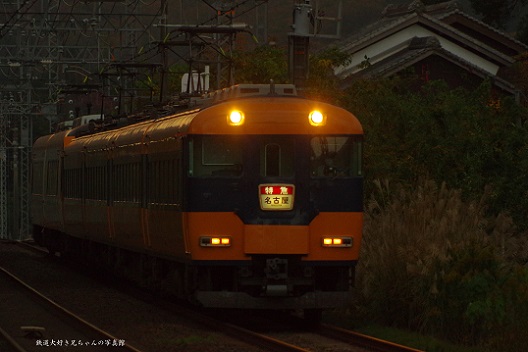 2020.11.8 近鉄大阪線　三本松-赤目口　12200系1.JPG
