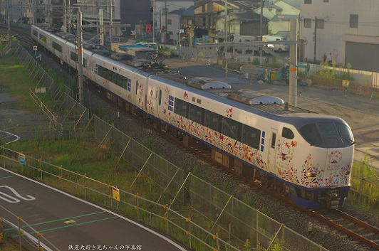 2020.8.28 梅田貨物線　梅田（信）-新大阪　281系1.JPG