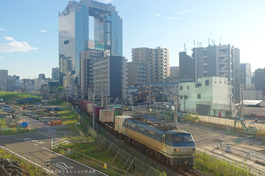2020.8.28 梅田貨物線　梅田（信）-新大阪　EF66-100番台貨物1.JPG