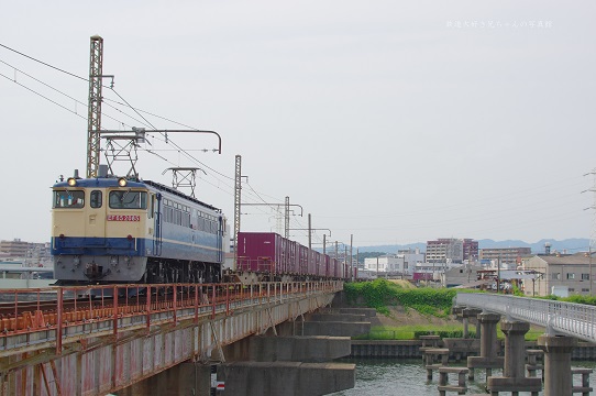 2022.5.19 城東貨物線　吹田（タ）-神崎川（信）　EF65貨物1.JPG
