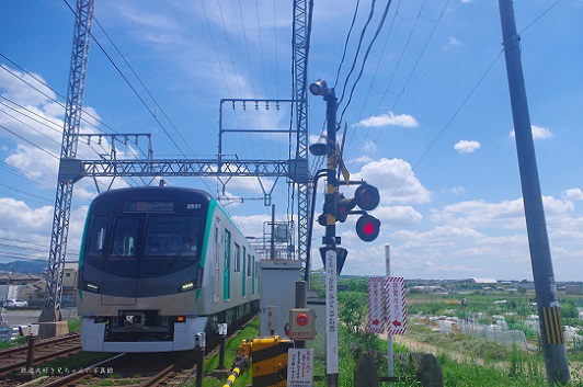 2022.5.7 近鉄京都線　小倉-向島　京都市営地下鉄２０系1.JPG