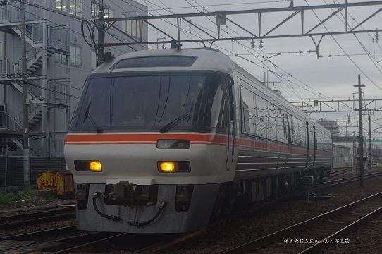 2023.3.24 北方貨物線　塚本（信）付近　キハ85系譲渡回送1.JPG